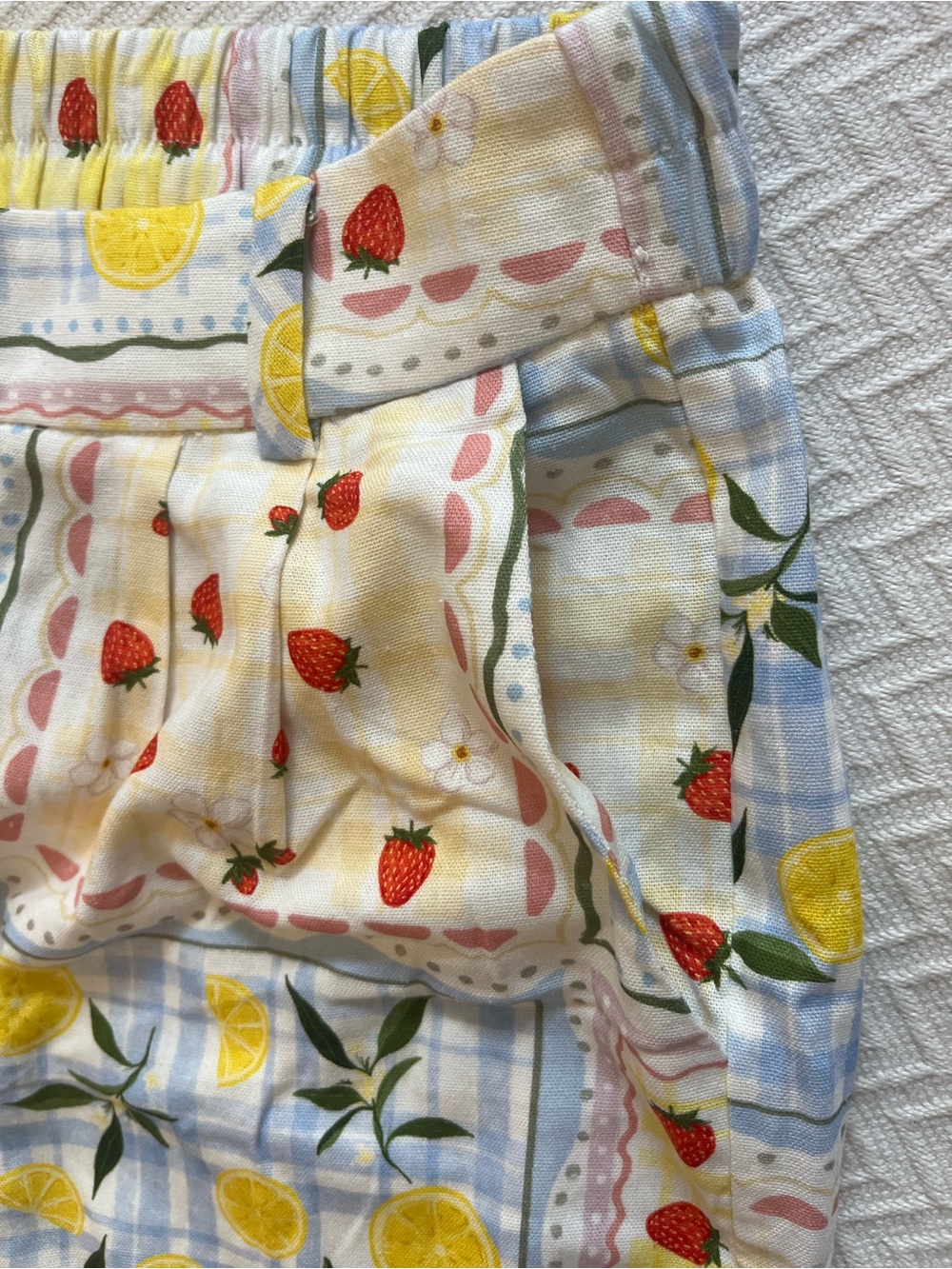 Linen Blend Strawberry & Lemon Print Pants - Picture 8 of 13